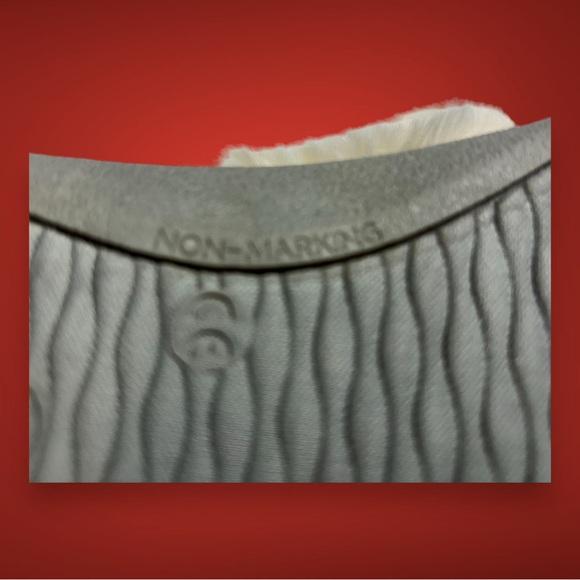 Vionic Indulge Gracie White Plush Faux Fur Supportive Thong Slippers Women's 11 - Picture 12 of 13